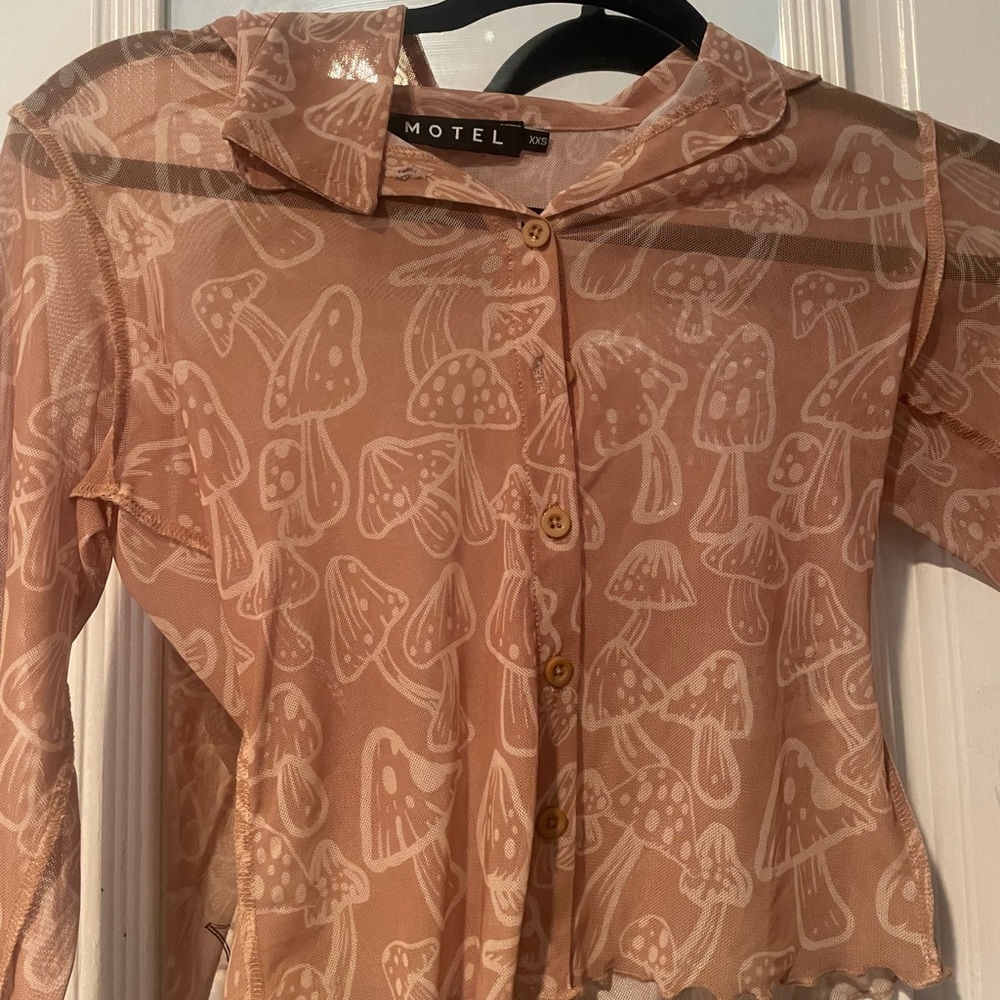 Motel Mushroom Top